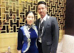 高洁与香港陈保元合影