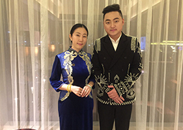 高洁与海生合影