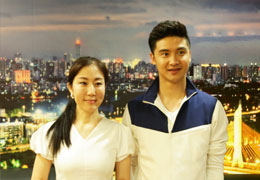 高洁与田亮合影