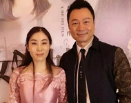 高洁与香港视帝黎耀祥合影