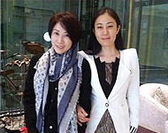 高洁与李翊君合影