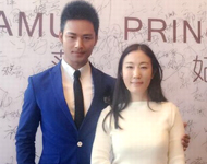 高洁与黄晓明模仿秀合影